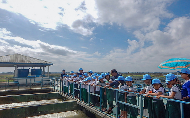 小学生の浄水場見学(ミャンマー国ヤンゴン市)